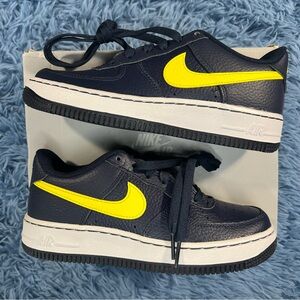 Nike Air Force 1 Sneakers GS Obsidian Blue Yellow Size 4 Youth Classic NEW